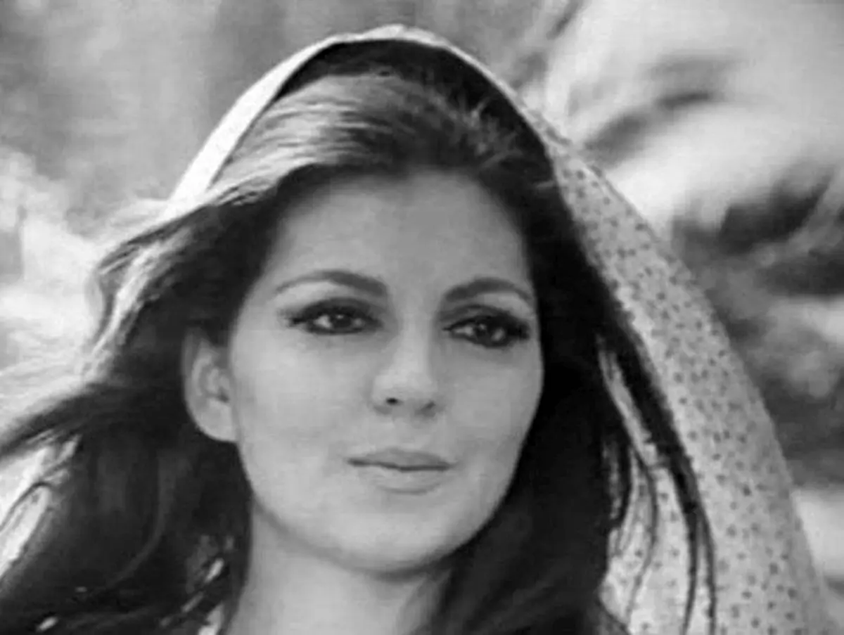 عکس| سفر در زمان ؛ تصاویر نایاب از فروزان در سال ۱۳۵۱