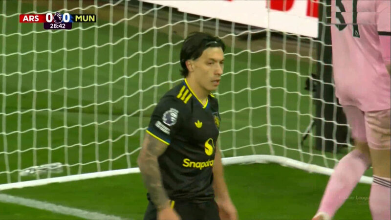 گل اول آرسنال به منچستریونایتد با گل به خودی لیساندرو مارتینز