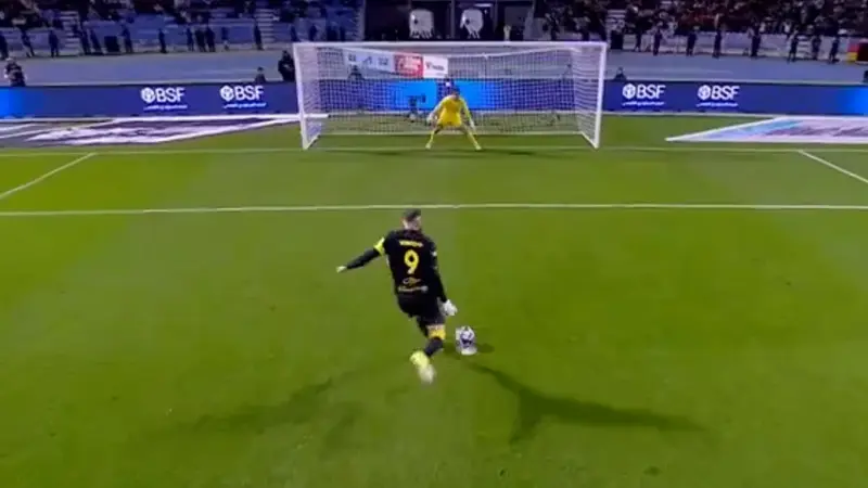 گل اول الاتحاد به القادسیه (کریم بنزما)