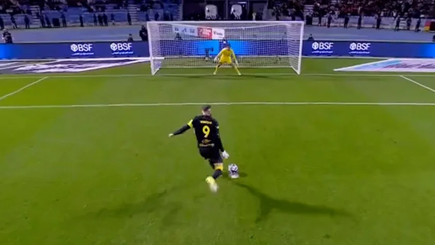 گل اول الاتحاد به القادسیه (کریم بنزما) - تصویر شاخص