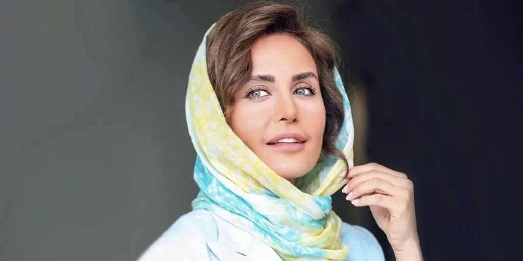 شیک‌ترین استایل الناز شاکردوست؛ خانم بازیگر با تیپ نقره‌ای دل‌ها رو برد!