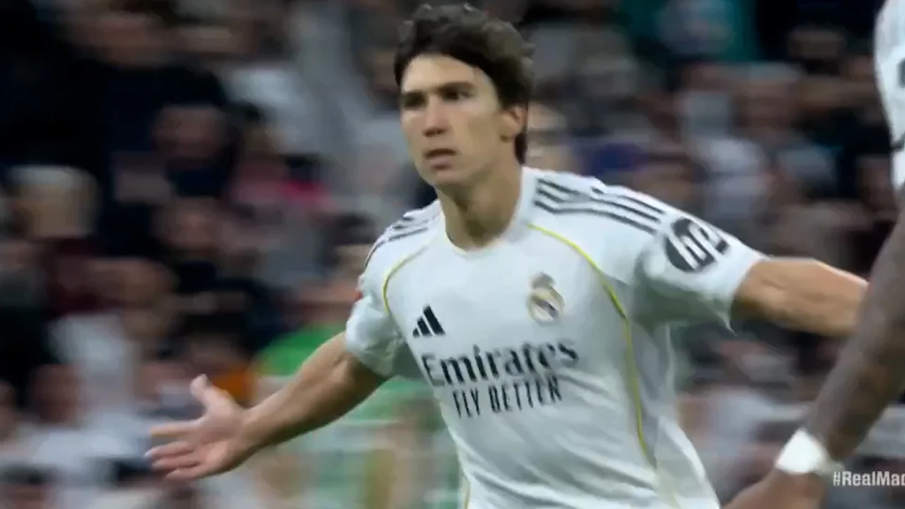 گل دوم رئال مادرید به رئال بتیس دبل گونزالو گارسیا - تصویر شاخص