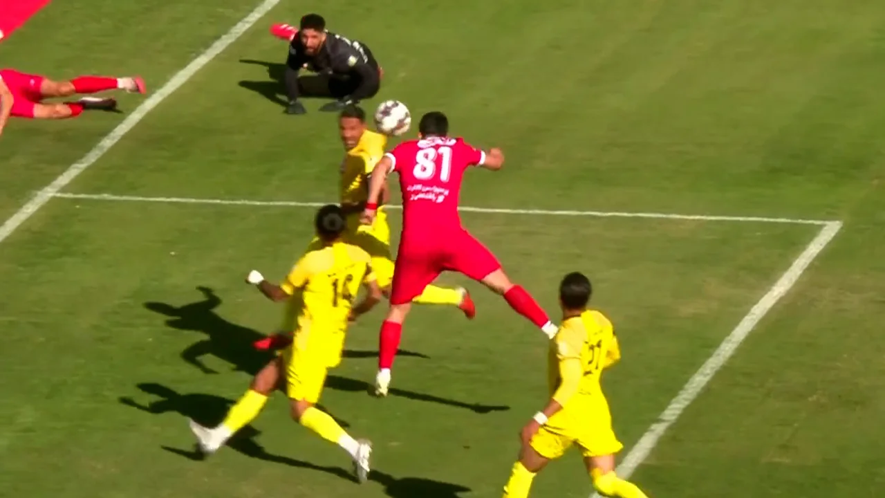 گل اول پرسپولیس به فجرسپاسی رضا شکاری - تصویر شاخص