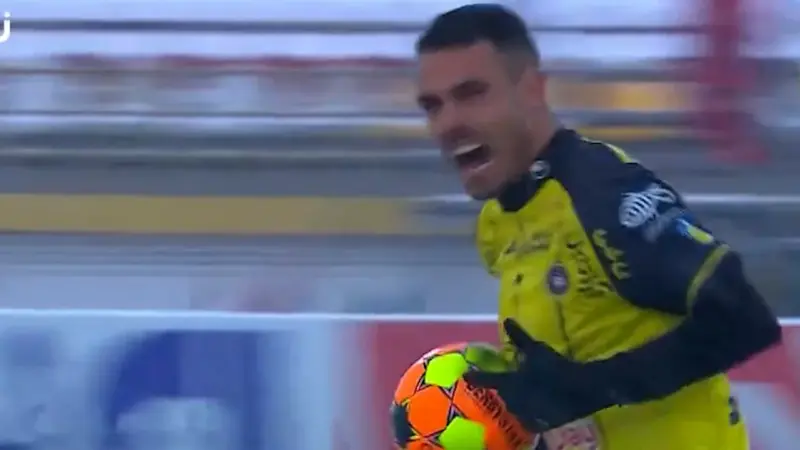 گل اول سپاهان به پرسپولیس با ضربه پنالتی آلوز