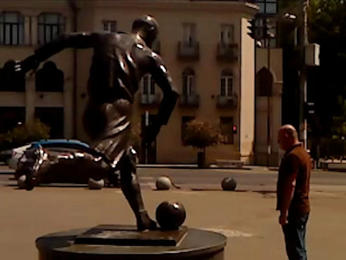 «برگ خشک» الکساندر کوبریدزه؛ سفری به دنیایی که دیگر چیزی برای یافتن ندارد!