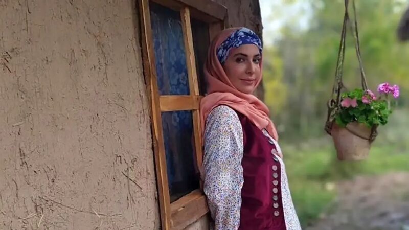 سفر در زمان| غلام و همسرش نجمه در پشت صحنه سریال سوجان؛ سال 1403