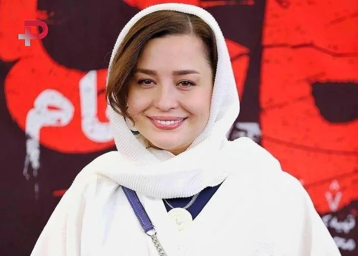 سفر در زمان| عکس خانوادگی مهراوه شریفی نیا در یک رستوان؛ دهه 90