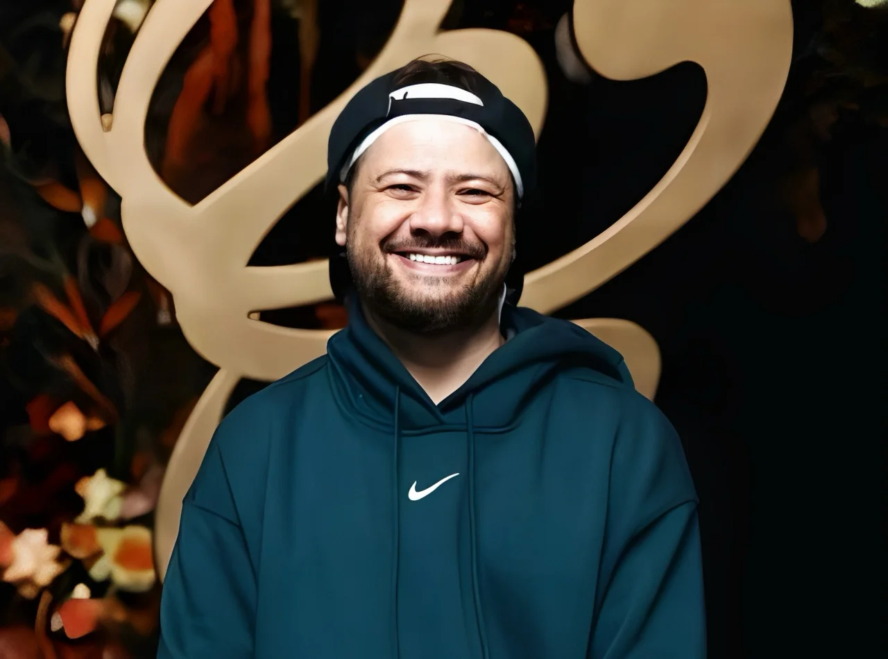 رازهای ناگفته علی صادقی و همسرش؛ از اسم واقعی تا رقص جنجالی در شب آهنگی!