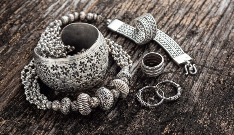 خواص شگفت‌انگیز نقره؛ از مبارزه با باکتری‌ها تا آرامش ذهنی که نمی‌دانستید!