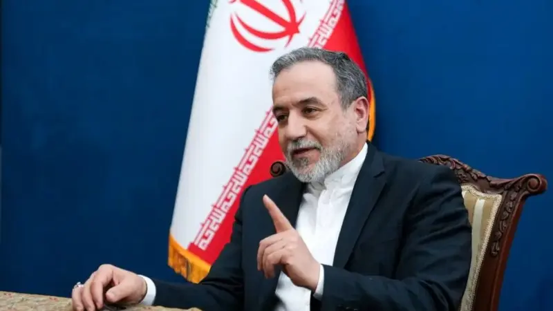 واکنش‌ها به زیپ شلوار عراقچی در دیدار مهم با وزیر خارجه عمان؛ چرا رسانه‌ها حساس شدند؟