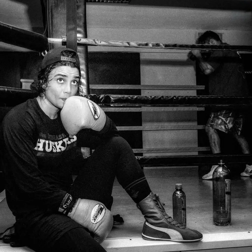 تینا آخوندتبار عضو تیم ملی بوکس ایران