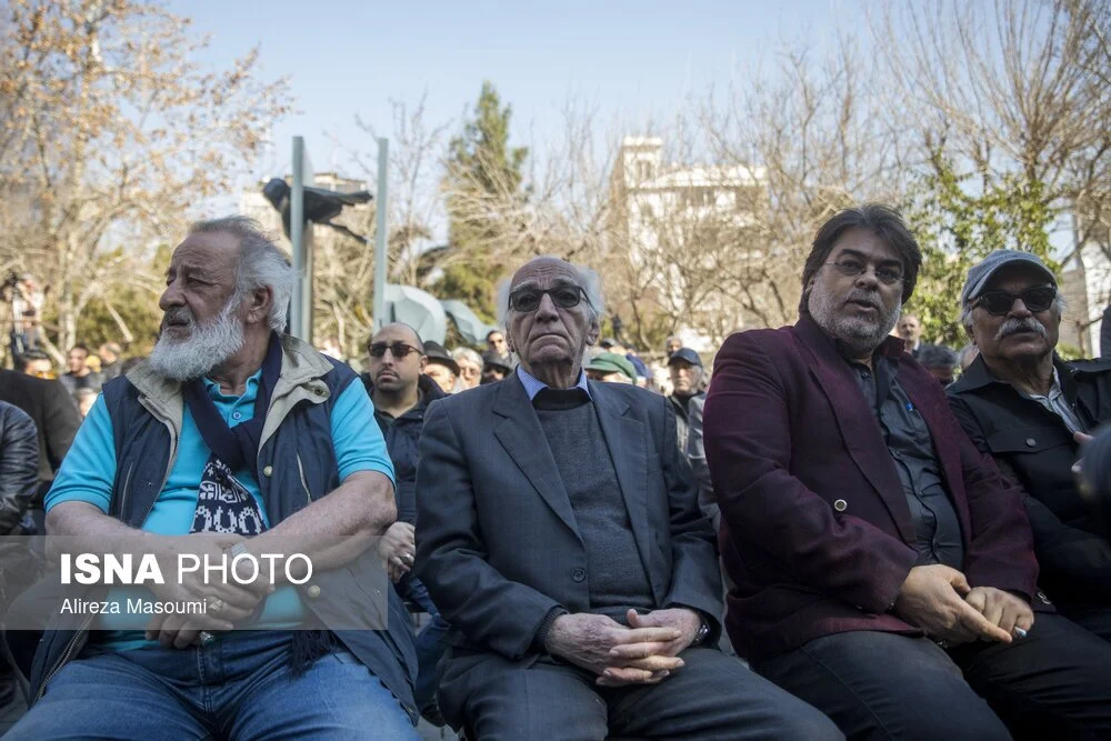 تشییع عنایت بخشی با حضور هنرمندان