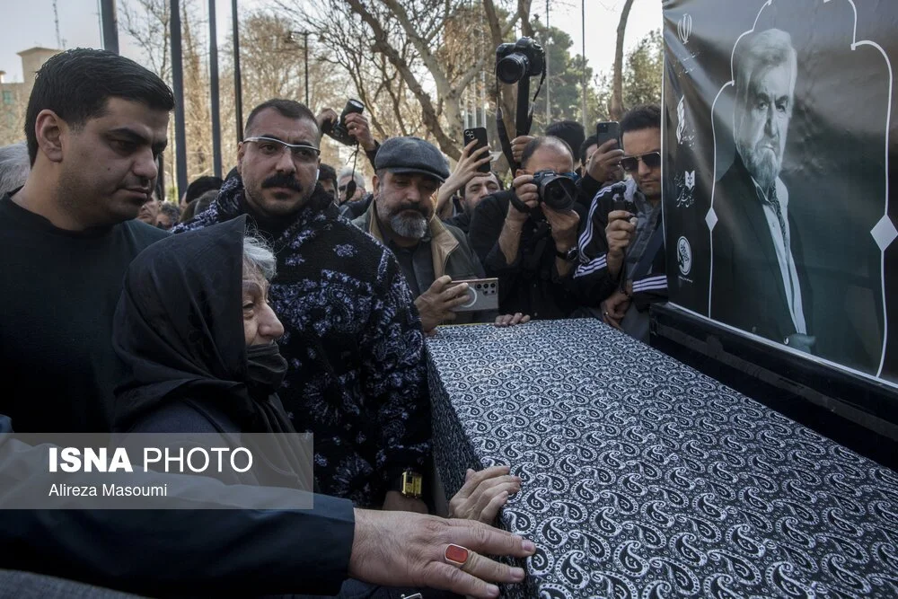 تشییع عنایت بخشی با حضور هنرمندان