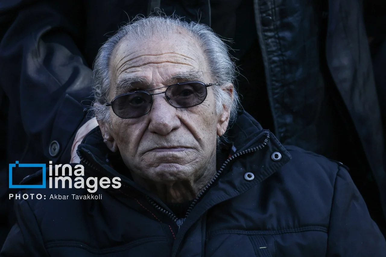 تشییع عنایت بخشی با حضور هنرمندان