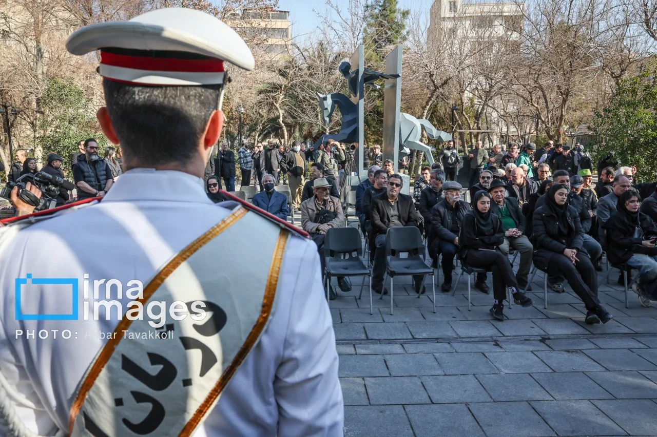 تشییع عنایت بخشی با حضور هنرمندان