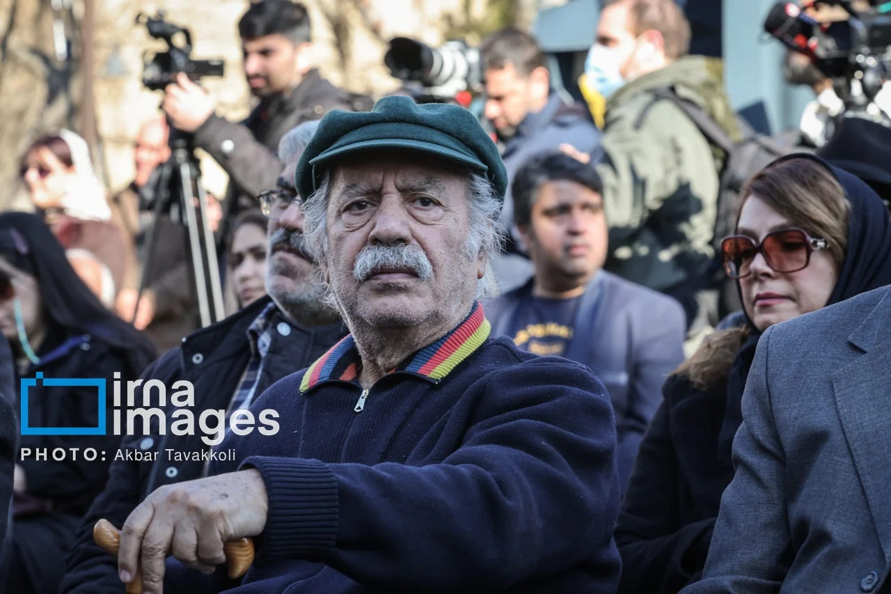 تشییع عنایت بخشی با حضور هنرمندان