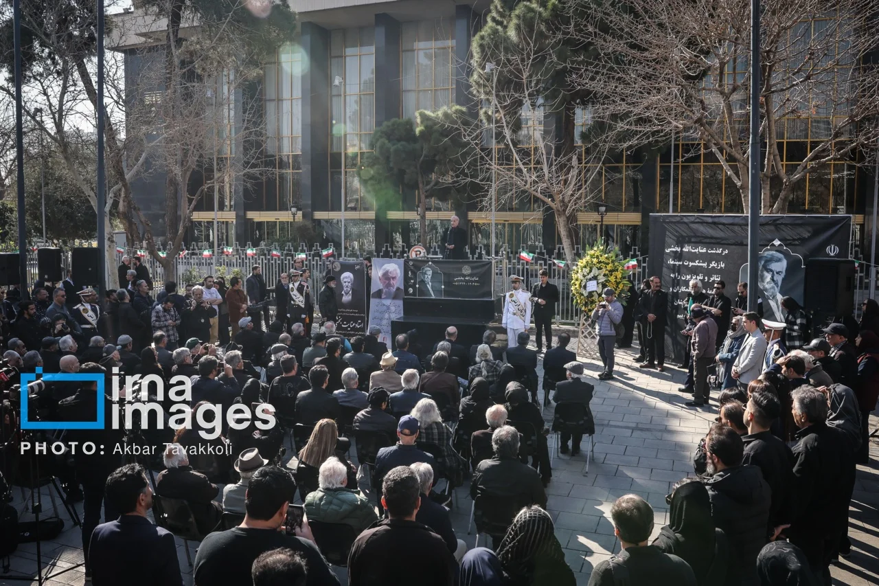 تشییع عنایت بخشی با حضور هنرمندان