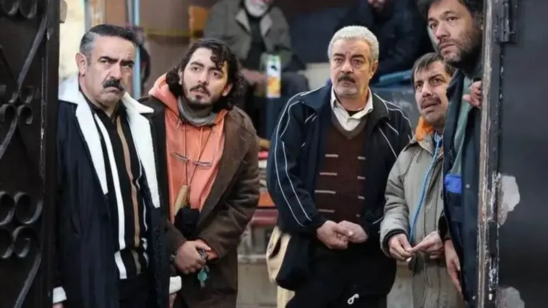 فیلم| عباس جمشیدی‌فر به سیم اخر زد: پخش «اسباب زحمت» وسط غم‌های دی‌ماه؛ دلگیر و دلسردیم!