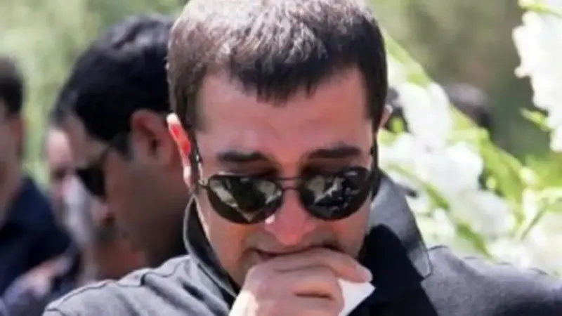 عکس| مجید صالحی در مراسم ختم روح انگیز شمس؛ چهره بهت زده اقای بازیگر همه را تحت تأثیر قرار داد