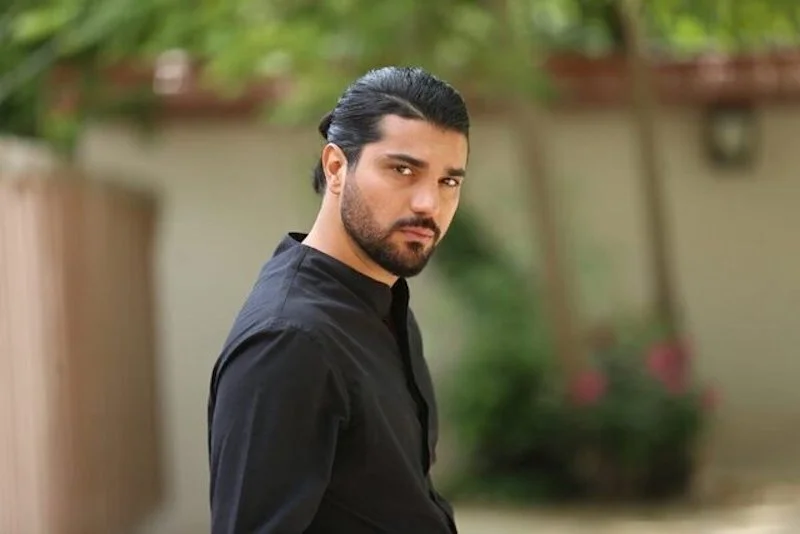 آقای بازیگر کنار هادی چوپان در ویژه‌برنامه ماه رمضان تلویزیون؛ سینا مهراد ناجی صدا و سیما می شود؟ - اخبار