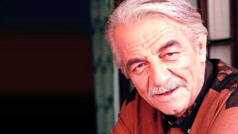 تصویری ناب از ملاقات عباس مهرپویا و منوچهر نوذری در کافه‌ای دهه ۵۰ که شما را به گذشته می‌برد!