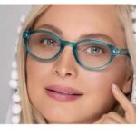 مریم کاویانی با کت سنگ‌دوزی در عربستان؛ دوست عرب خانم بازیگر چقدر زیباست - چهره‌ها