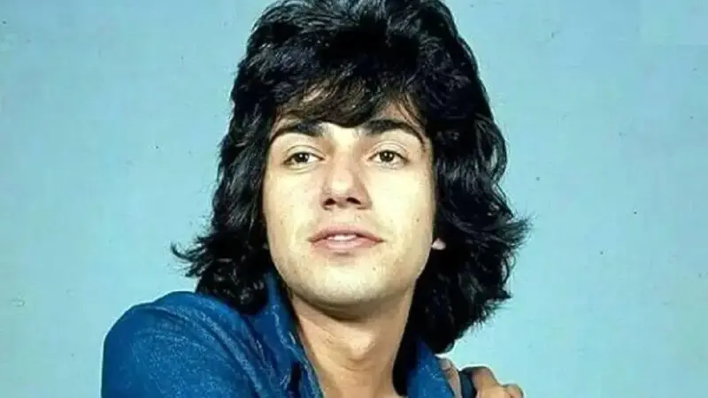 عکس| سفر در زمان ؛ «فرزان دلجو» در جشن تولد ۶۷ سالگی‌اش پس از سال‌ها دوری از دوربین!