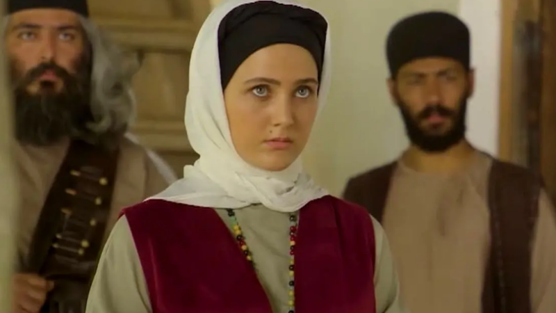 عکس| سفر زمان؛ چهرۀ «بانو» (سریال سوجان) در 21 سالگی با چادر گلدار در یزد