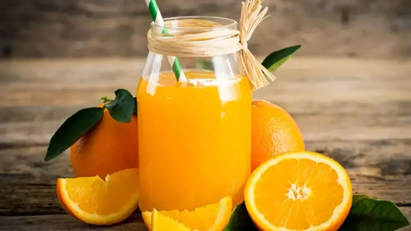 ۴ نوشیدنی شگفت‌انگیز که ویتامین سی‌شان از آب‌پرتقال هم فراتر است!