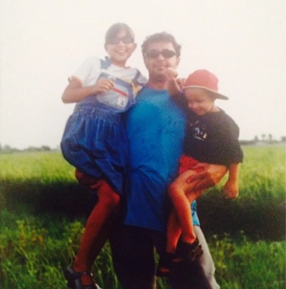 خانواده مینو آذرمگین