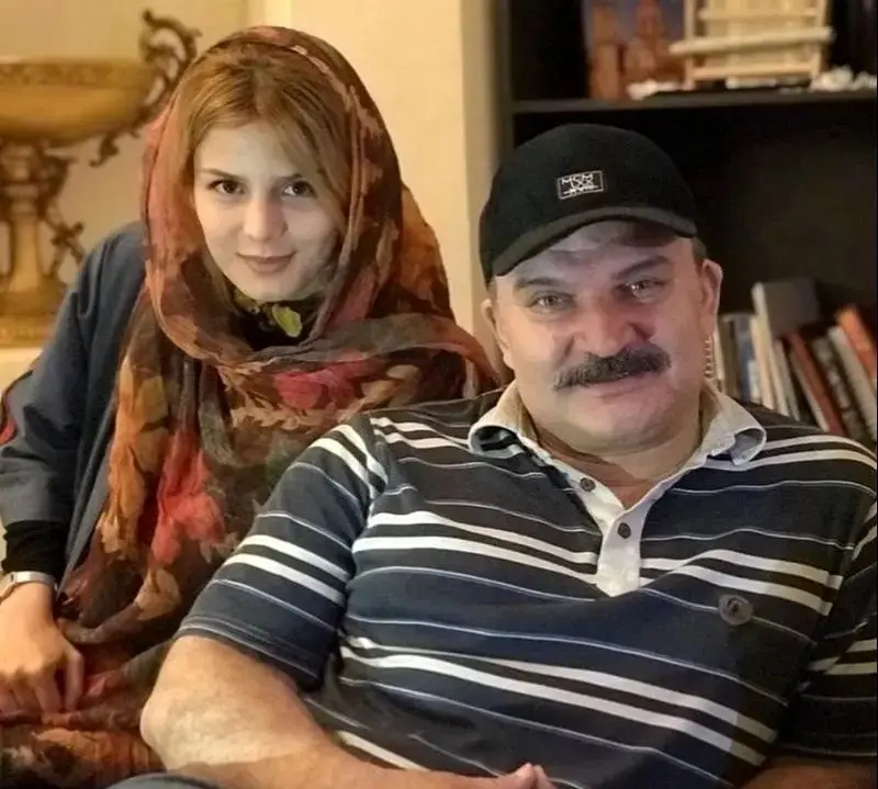 غزاله اکرمی