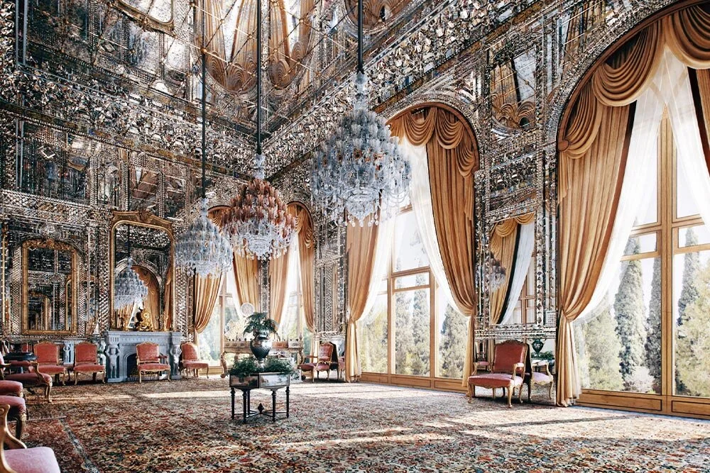 کمال الملک کیست - زندگی کمال الملک - تحقیق درباره کمال الملک - نقاشی تالار آینه کمال الملک