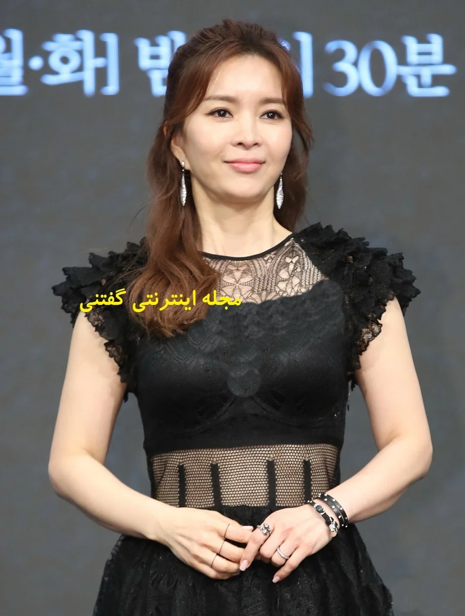 شین اون جونگ در کنفرانس تولید ملکه نقاب ها 3