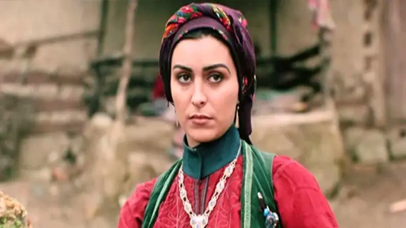 دکوراسیون خانه ویلایی کتایون سریال گذر از رنج ها / مرحوم ماه چهره خلیلی چفدر خوش سلیقه‌ست