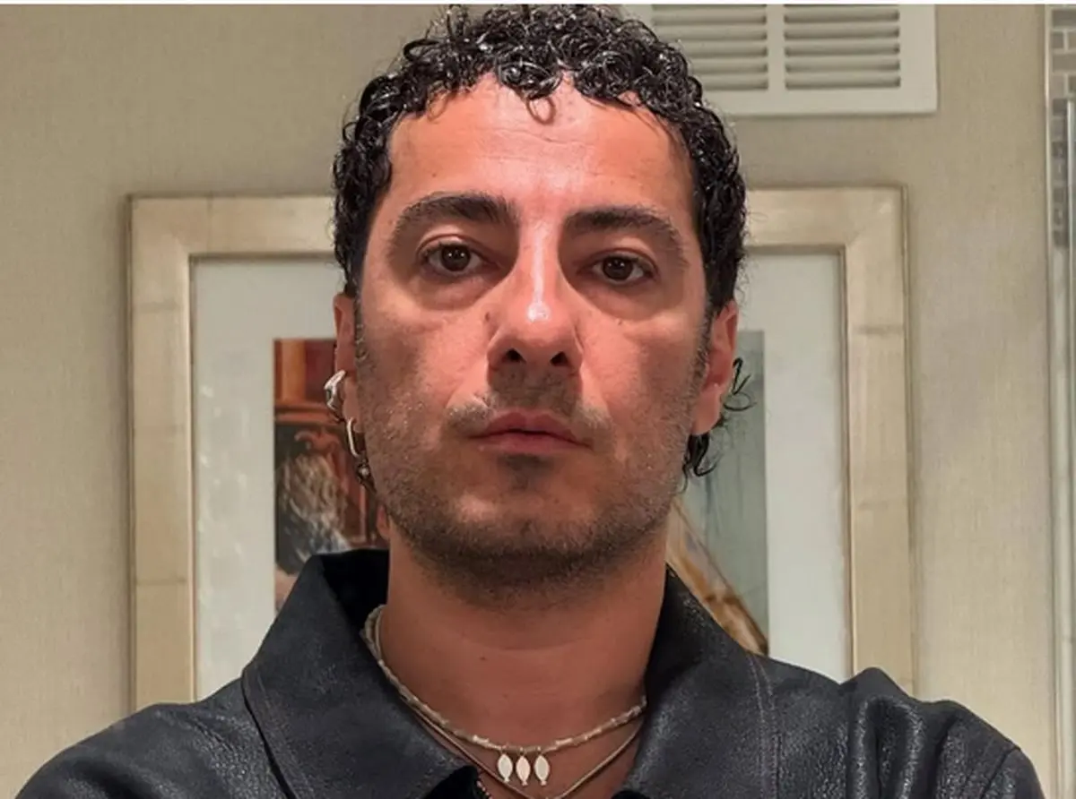 نوید محمدزاده با استایلی نو و متفاوت در خیابان‌های تهران دیده شد - اخبار