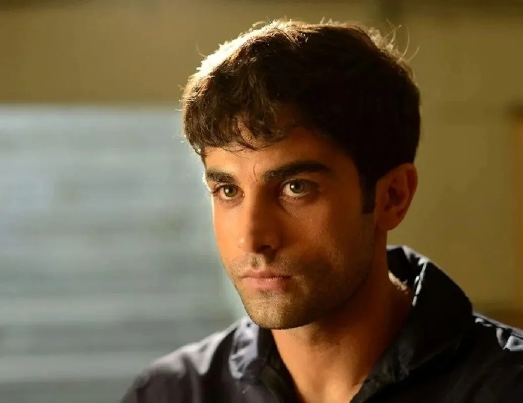 آرمان درویش هنرپیشه⁩