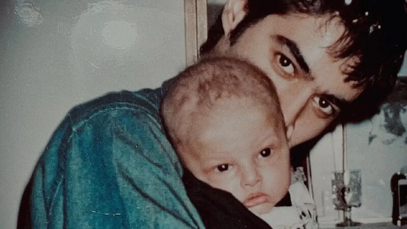 تغییر چهره پسر شهاب حسینی در 22 سالگی؛ هیچ شباهتی به پدرش نداره