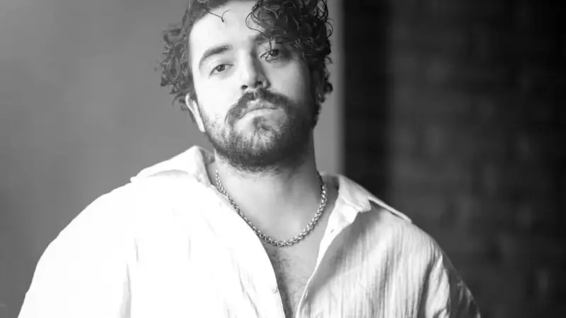 شروین با آهنگ جدید «من ایرانم» در کمتر از نیم ساعت میلیون‌ها قلب را تسخیر کرد!