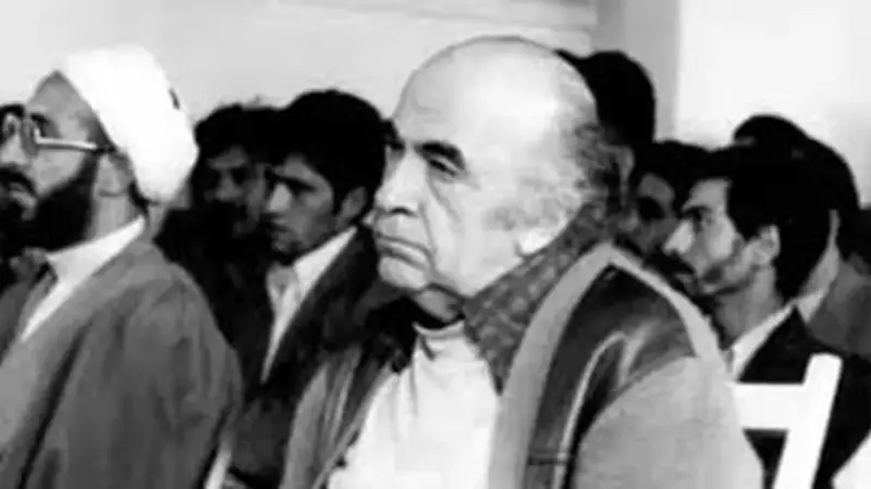 جزئیات تسلیم هویدا به نیروهای انقلابی/ «نمی‌خواهم قایم شوم»/ او در نخستین مصاحبه مطبوعاتی پس از بازداشت چه گفت؟