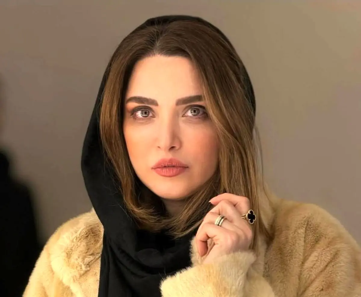 بهنوش طباطبایی با شعری از سعدی پیام همدلی‌اش را به مردم رساند - اخبار