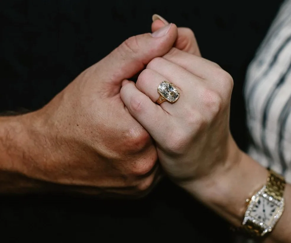 حلقه نامزدی تیلور سوئیفت-تیلور سویفت نامزد کرد