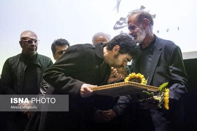 سخنان بهرام افشاری، شهاب حسینی و همایون اسعدیان در یادبود جواد گنجی، از جانباختگان اعتراضات دیماه