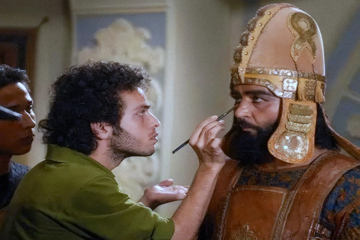 زمانگردی/عکسی کمتر دیدهشده از گریم رضا رویگری در مختارنامه زمانگردی/عکسی کمتر دیدهشده از گریم رضا رویگری در مختارنامه