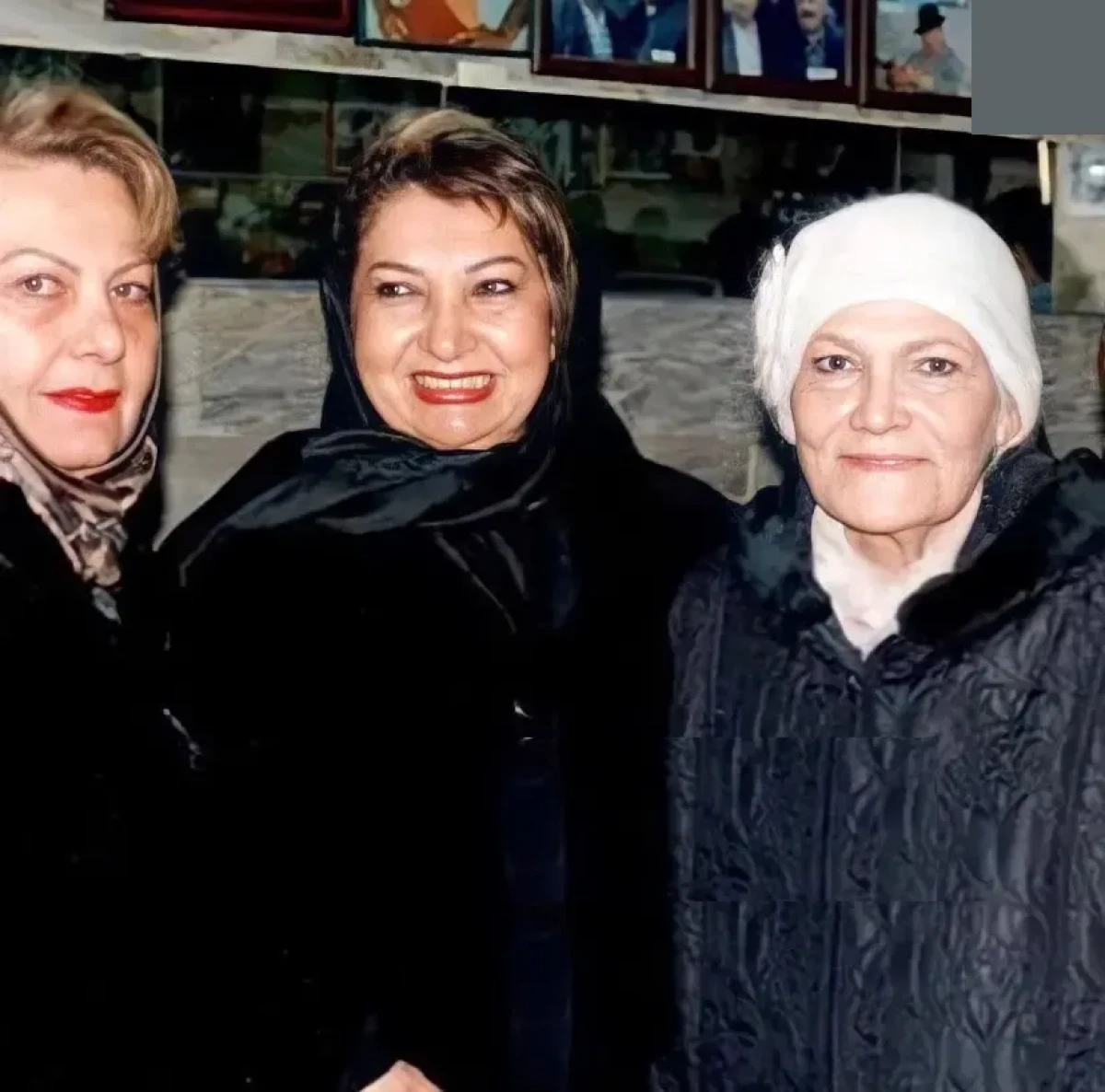 زمانگردی/عکس جالب از دیدار الهه، فیروزه و ایرن در دهه ۸۰ زمانگردی/عکس جالب از دیدار الهه، فیروزه و ایرن در دهه ۸۰