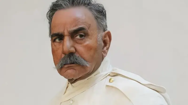 پرویز پرستویی ۳۲ ساله در پشت‌صحنه فیلم «مار»؛ چهره‌ای که همه را شوکه کرد