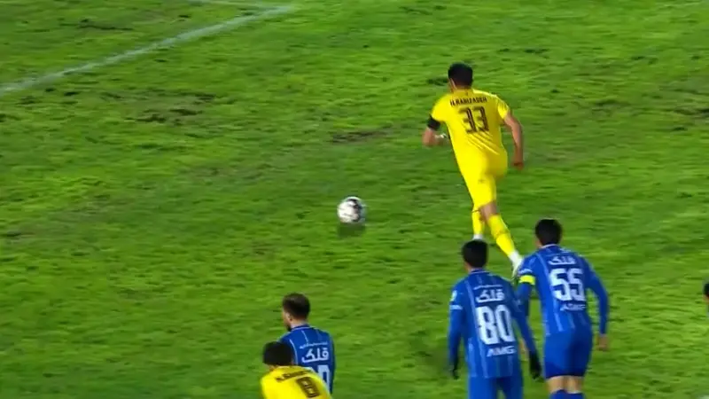 گل اول شمس آذر به استقلال (پنالتی – ربیع زاده)