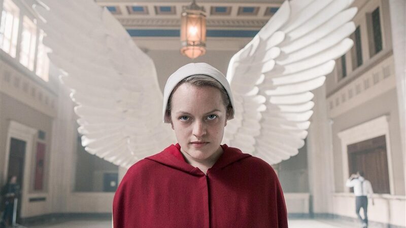 بازیگر “سرگذشت ندیمه” نقش یک وکیل جنایی را در “محکومیت” بازی می‌کند