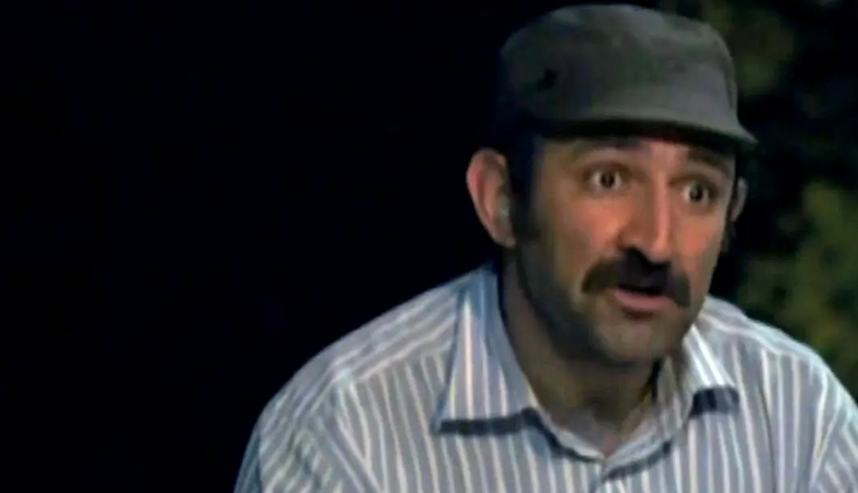 عکس| تصویری نایاب از اوس موسی «پایتخت» در کنار حسین محب اهرى؛ سفر به سال 97!