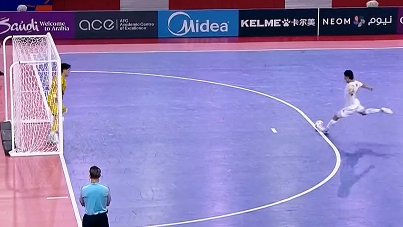 گل سوم فوتسال ایران به افغانستان (پنالتی – طیبی) - تصویر شاخص