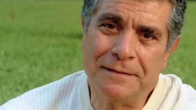 تصویری نادر از مادر بهروز و چنگیز وثوقی در روزهای پایانی زندگی‌اش منتشر شد!